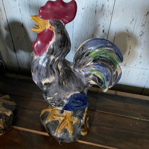 Vintage Hand Painted Italian Majolica Rooster, Circa 1950' - Picture 4 of 4